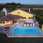 Ana With Large Pool Βίλα Policnik
