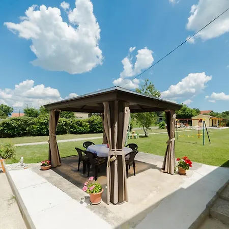 Ana With Large Pool Villa Policnik