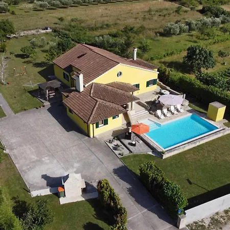 Ana With Large Pool * Policnik