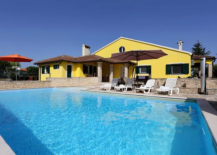 Ana With Large Pool Villa