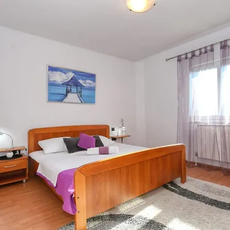 Ana With Large Pool ヴィラ Lovinac