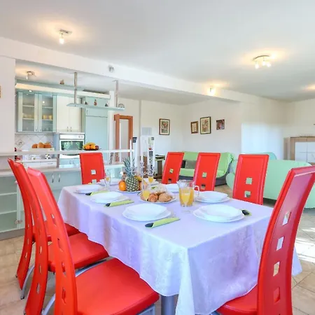 Villa Ana With Large Pool *