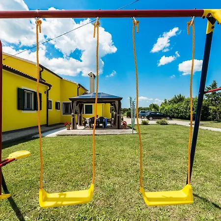 ヴィラ Ana With Large Pool Lovinac