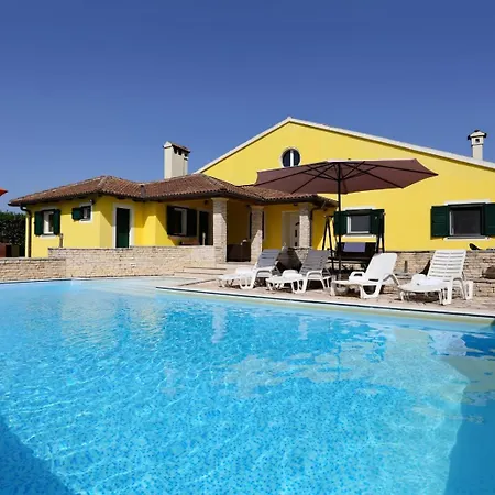 Ana With Large Pool Villa